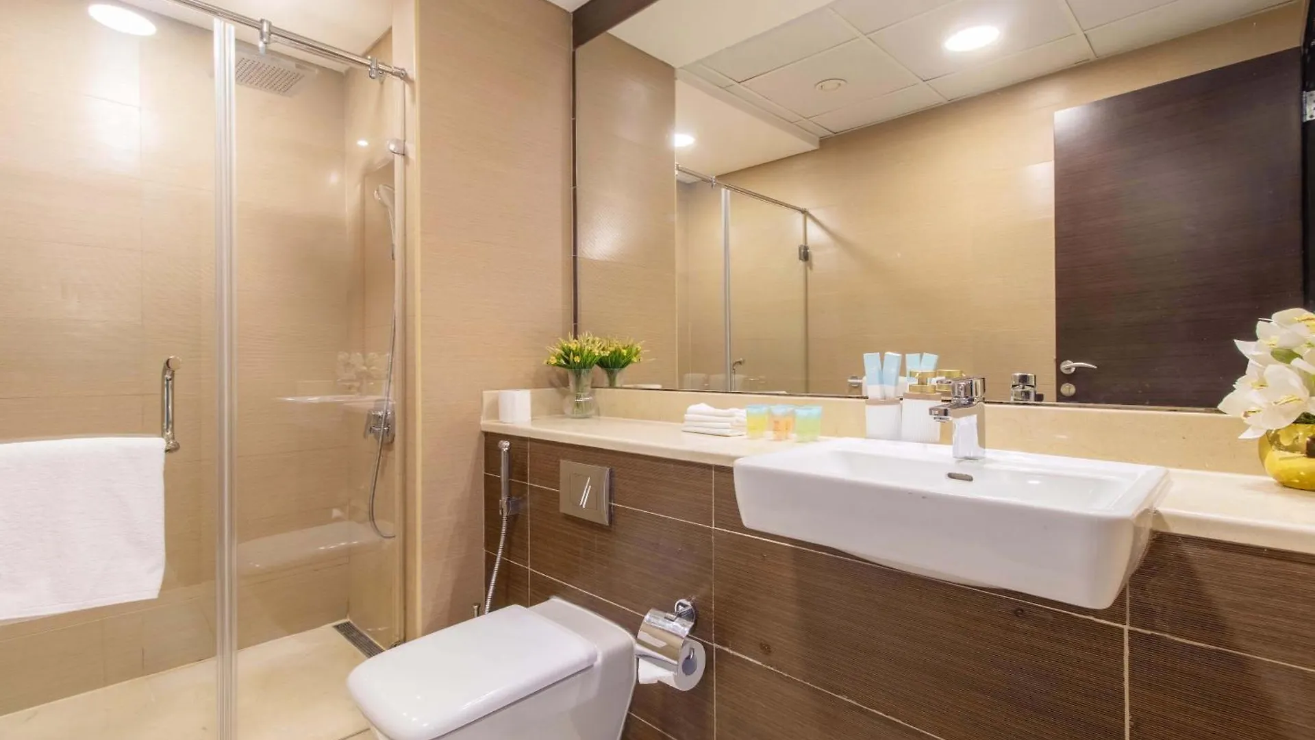 Luxurious 2Bed In Sparkle Tower-Marina View Dubai
