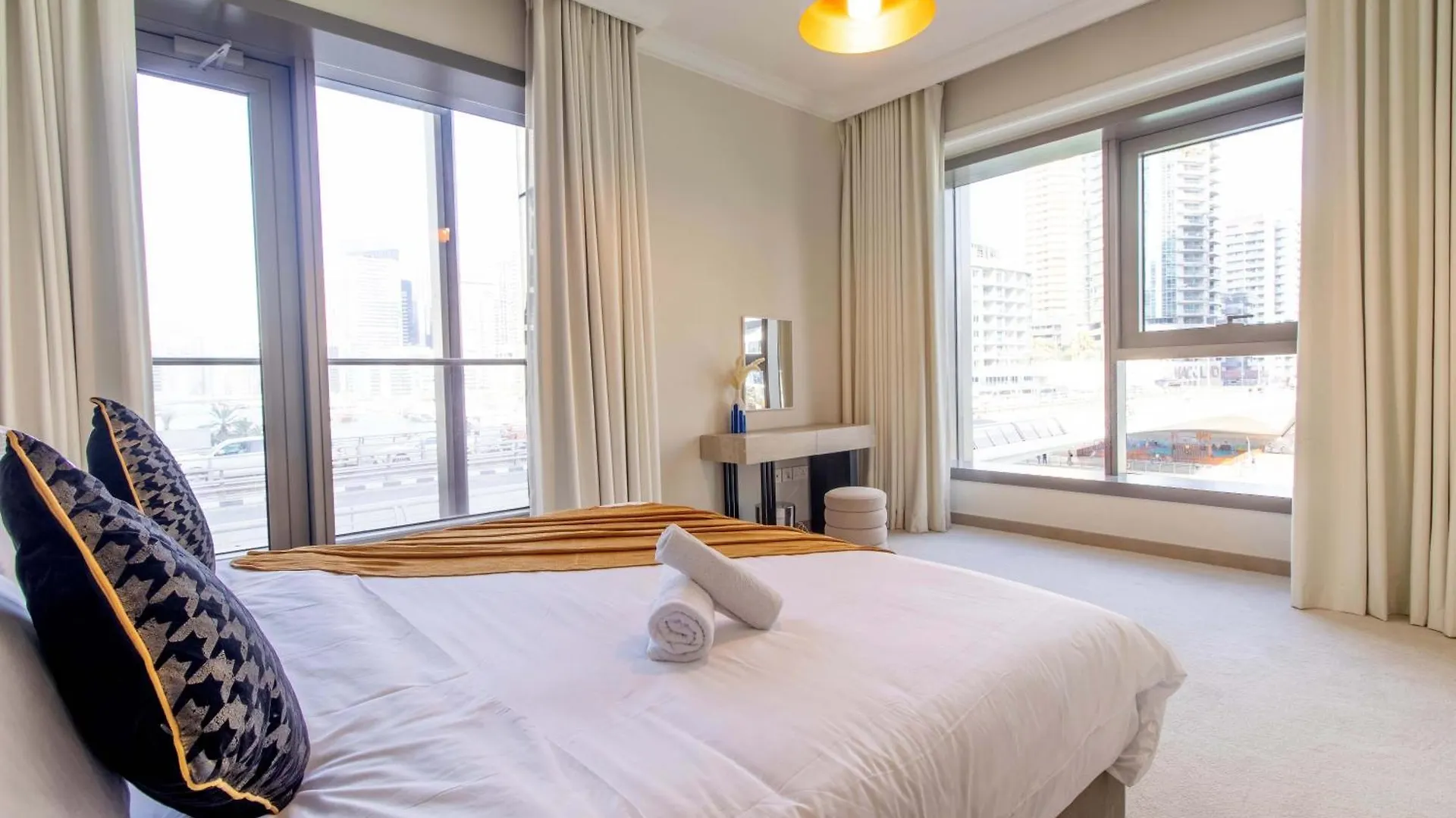 דירה דובאי Luxurious 2Bed In Sparkle Tower-Marina View